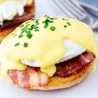 Huevos Benedictinos